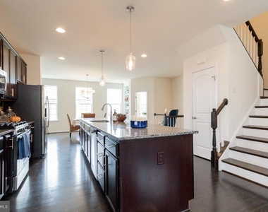 1329 Gilmore Street - Photo Thumbnail 13
