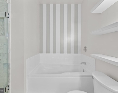 4951 Brenman Park Drive - Photo Thumbnail 27