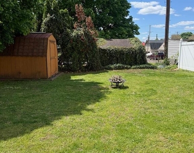 1412 Cherry Lane - Photo Thumbnail 21