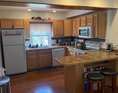 1412 Cherry Lane - Photo Thumbnail 2