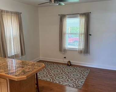 1412 Cherry Lane - Photo Thumbnail 3