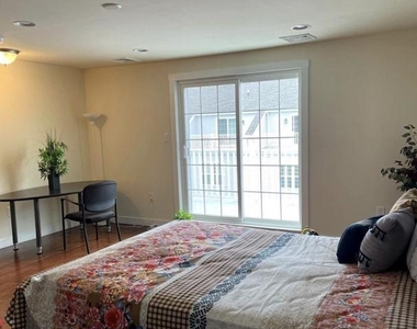 120 Prince George Street - Photo Thumbnail 7