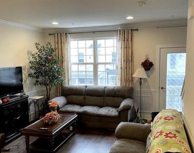 120 Prince George Street - Photo Thumbnail 3