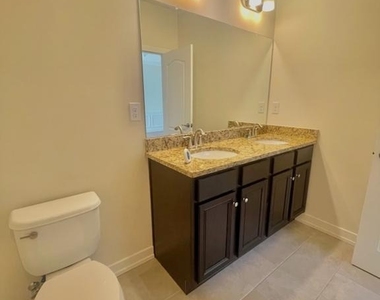 120 Prince George Street - Photo Thumbnail 13