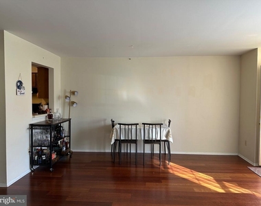 181 Wyndham Place - Photo Thumbnail 8