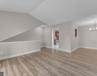 620 Covington Court - Photo Thumbnail 5