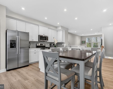 54 Sidney Lane - Photo Thumbnail 11