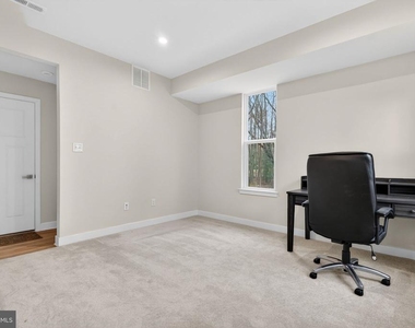 54 Sidney Lane - Photo Thumbnail 6