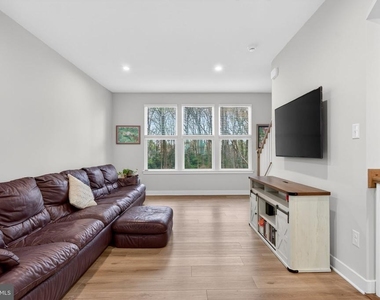 54 Sidney Lane - Photo Thumbnail 18