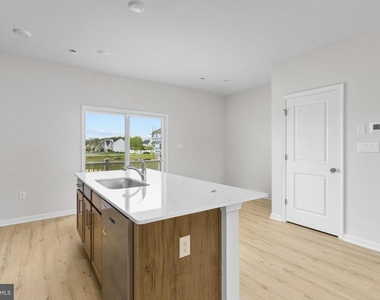 107 Clinton Street - Photo Thumbnail 11