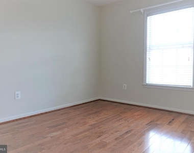 1112 Pleasant Drive - Photo Thumbnail 14