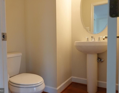 1112 Pleasant Drive - Photo Thumbnail 8