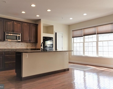 1112 Pleasant Drive - Photo Thumbnail 3