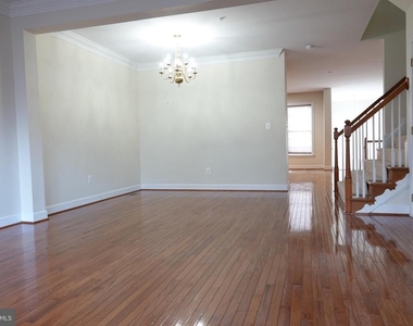 1112 Pleasant Drive - Photo Thumbnail 1