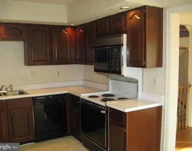 4485 Regalwood Terrace - Photo Thumbnail 9