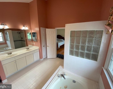 10614 Maplecrest Lane - Photo Thumbnail 27