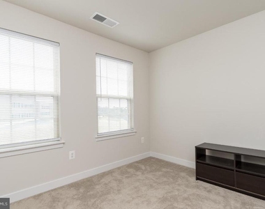 10605 Brewerton Lane - Photo Thumbnail 18