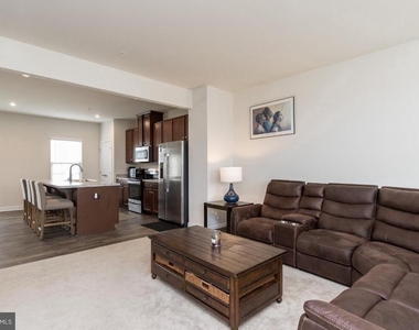 10605 Brewerton Lane - Photo Thumbnail 7