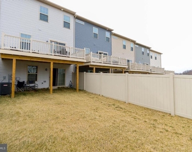 10605 Brewerton Lane - Photo Thumbnail 27