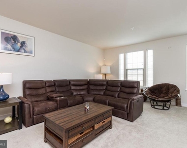 10605 Brewerton Lane - Photo Thumbnail 5