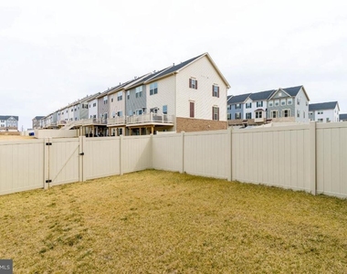10605 Brewerton Lane - Photo Thumbnail 28