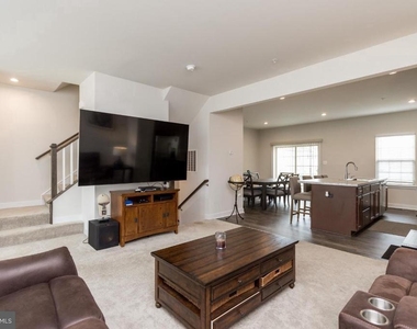 10605 Brewerton Lane - Photo Thumbnail 6