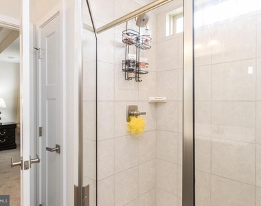 10605 Brewerton Lane - Photo Thumbnail 14