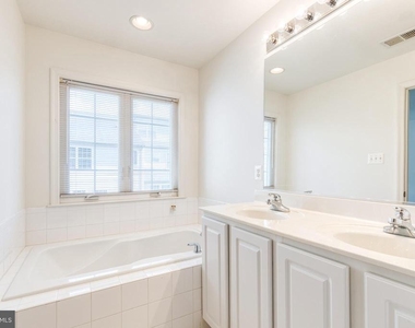 4322 Vintage Ivy Lane - Photo Thumbnail 20