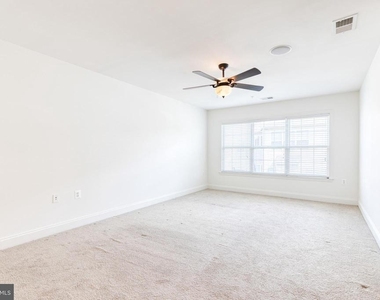 4322 Vintage Ivy Lane - Photo Thumbnail 18
