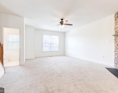 4322 Vintage Ivy Lane - Photo Thumbnail 5