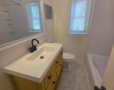636 Burns Street Se - Photo Thumbnail 13