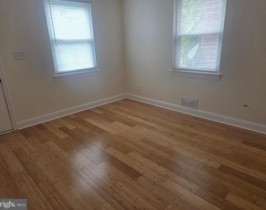 636 Burns Street Se - Photo Thumbnail 5