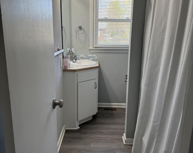 2017 Walnut Street - Photo Thumbnail 5