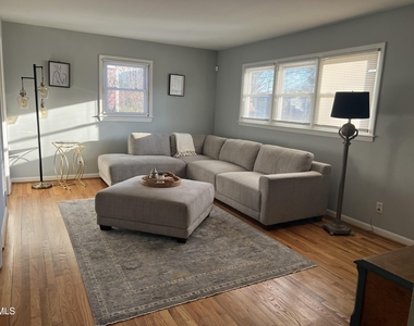 2017 Walnut Street - Photo Thumbnail 2