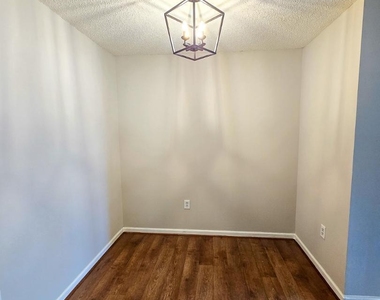 1300 Hillbrow Lane - Photo Thumbnail 5