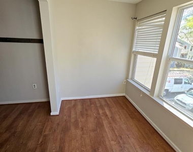 1300 Hillbrow Lane - Photo Thumbnail 13
