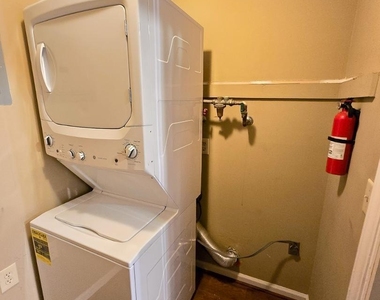 1300 Hillbrow Lane - Photo Thumbnail 11