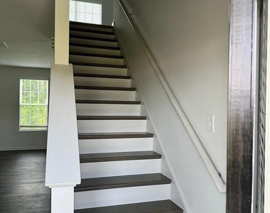 244 Suhani Lane - Photo Thumbnail 7