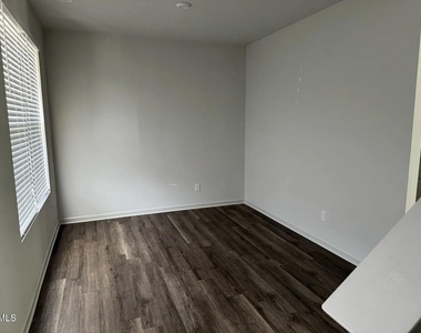244 Suhani Lane - Photo Thumbnail 4