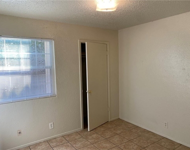 11906 Alpheus Ave - Photo Thumbnail 6