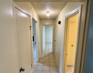 1626 Royal Hill Dr - Photo Thumbnail 7