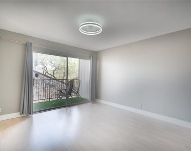 500 E Riverside Dr - Photo Thumbnail 22