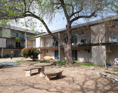 500 E Riverside Dr - Photo Thumbnail 33