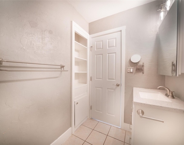 500 E Riverside Dr - Photo Thumbnail 27