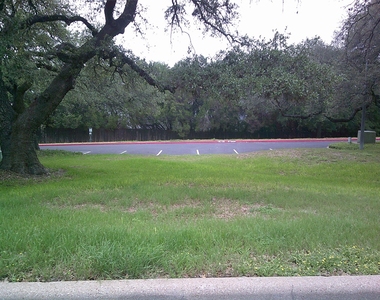 1015 E Yager Ln E - Photo Thumbnail 25