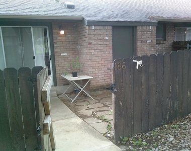 1015 E Yager Ln E - Photo Thumbnail 31