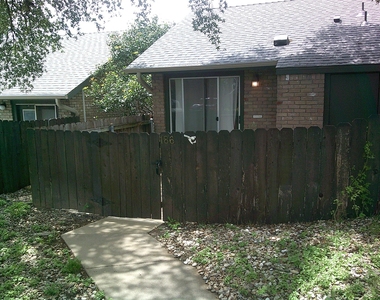 1015 E Yager Ln E - Photo Thumbnail 33
