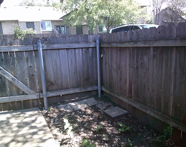 1015 E Yager Ln E - Photo Thumbnail 26
