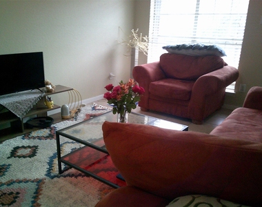1015 E Yager Ln E - Photo Thumbnail 7