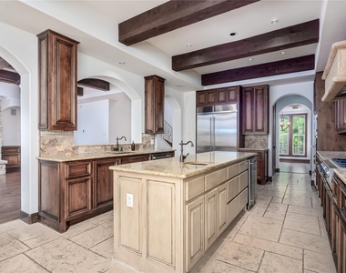 308 Golden Bear Dr - Photo Thumbnail 18